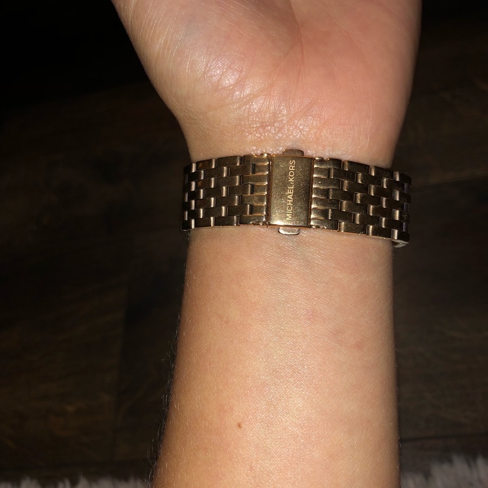 Rose gold Michael Kors watch - Picture 4 of 7